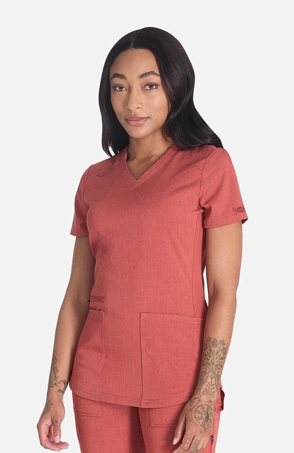 Top Scrub Liso con Cuello en V